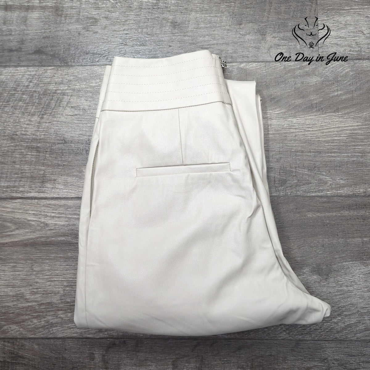 Gabrielle Union Faux Leather Jogger Pants Ivory Pleated NWT Size M