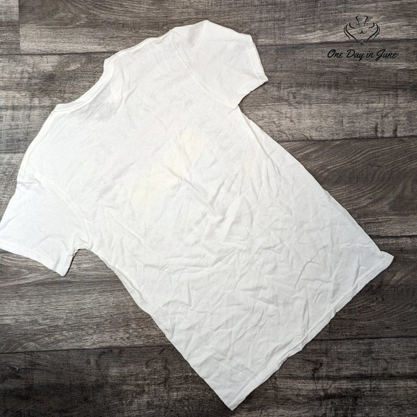 Fifth Sun Love Is Short Sleeve Tee Shirt Size S