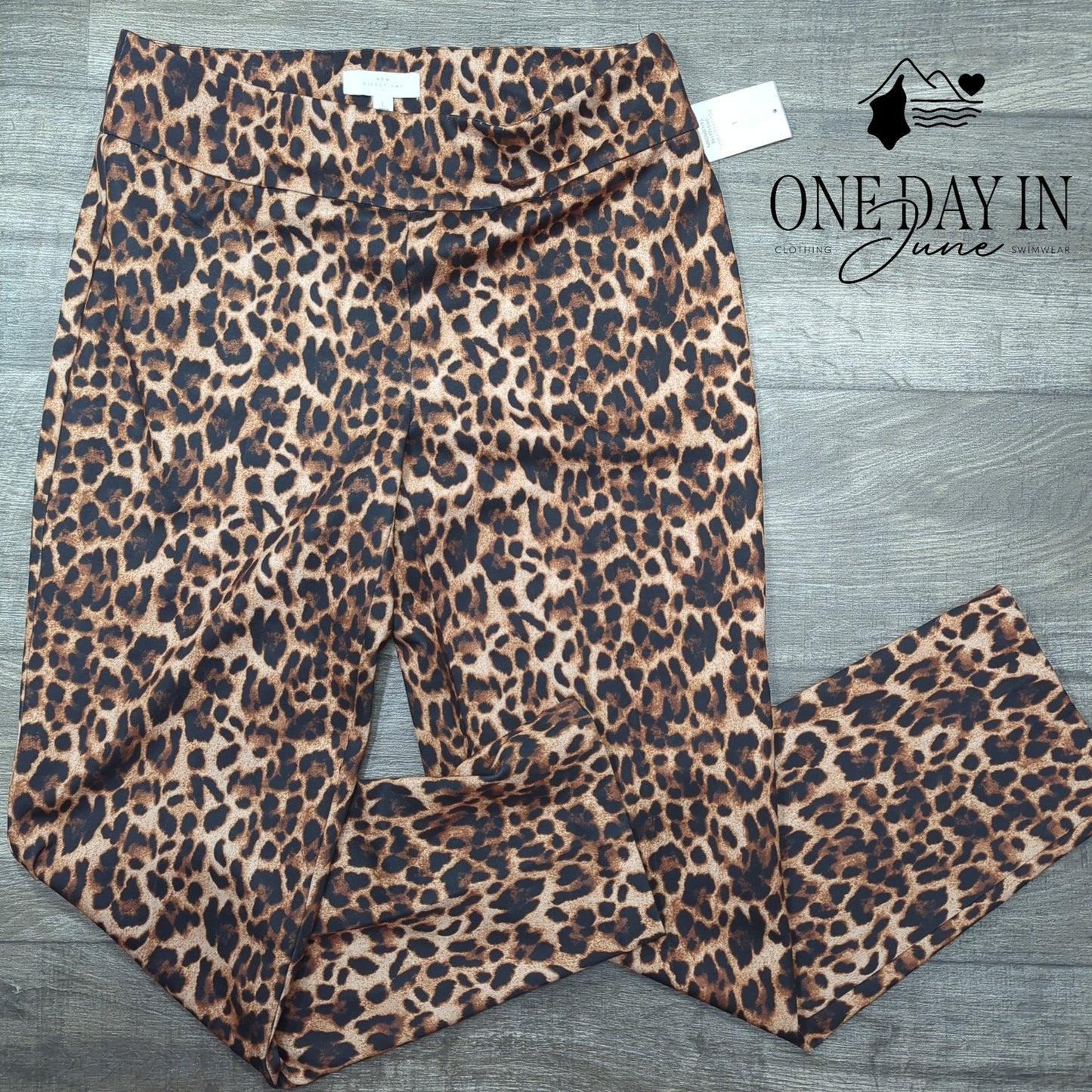 New Directions Leopard Polished Pants Size L