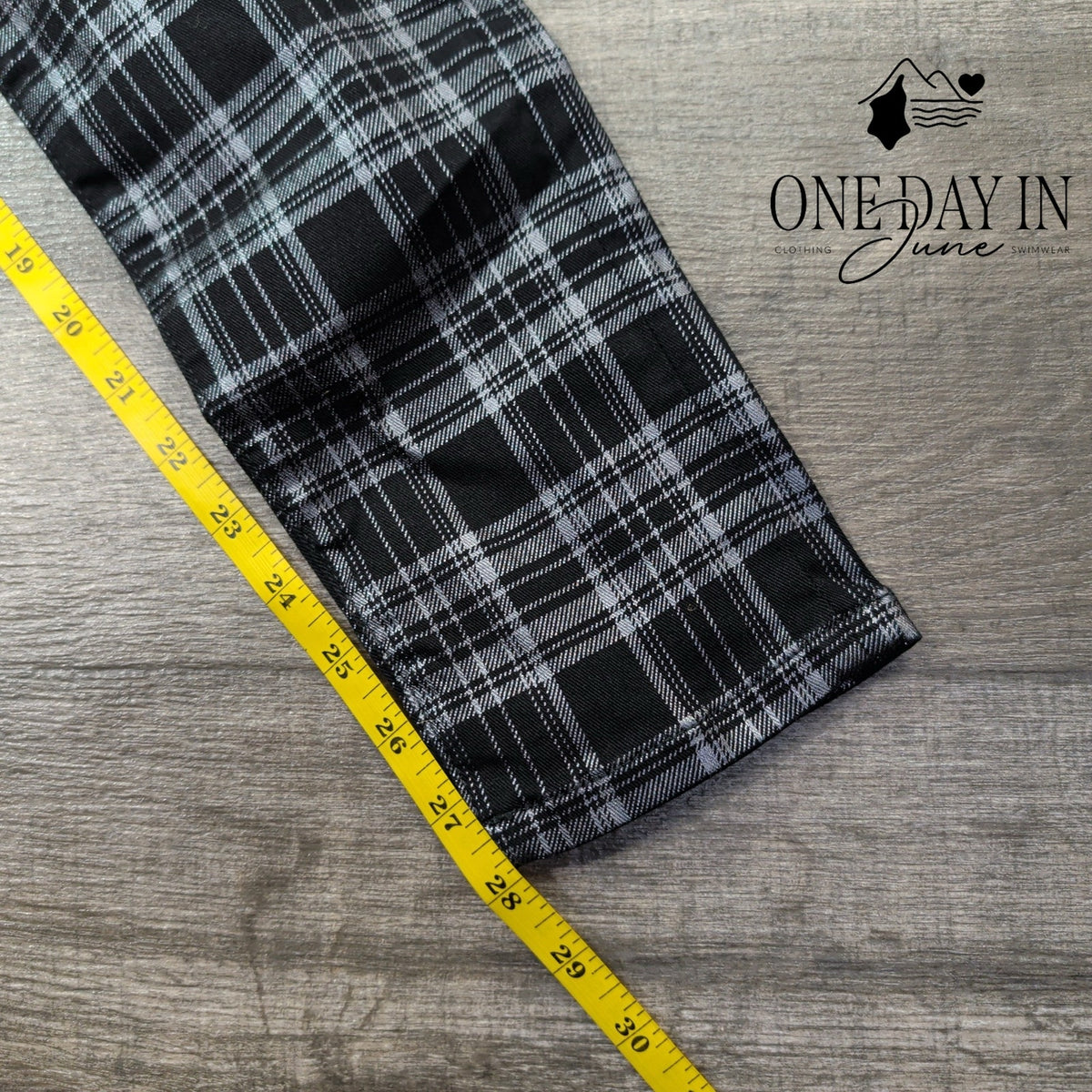 AG Adriano Goldschmied Farrah High Rise Skinny Jeans Black Plaid NWT Size 2 (26)