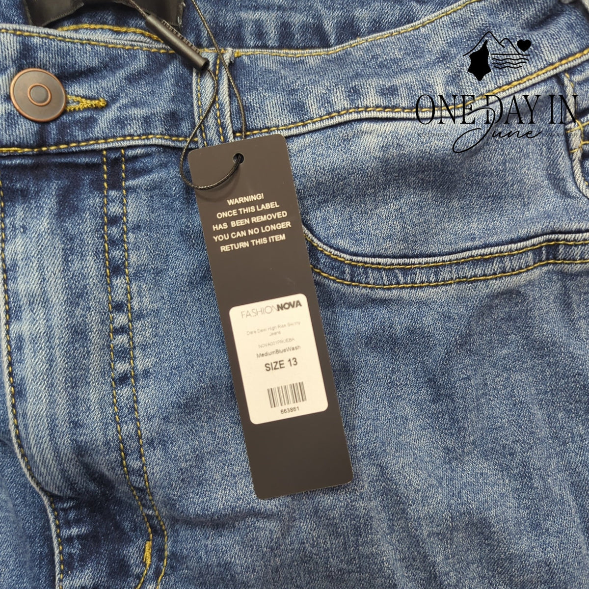 Fashion Nova Dare Devil High Rise Skinny Jeans Juniors Medium Wash NWT Size 13