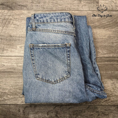 Arizona Jean Co. Juniors Highest Rise Mom Jeans Size 11