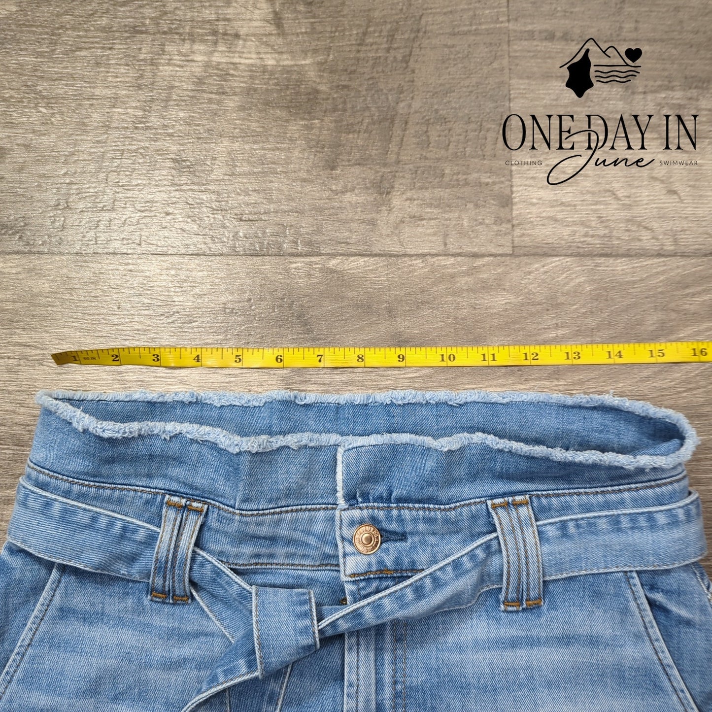 7 For All Mankind High Waist Belted Denim Shorts Size 29 (8)