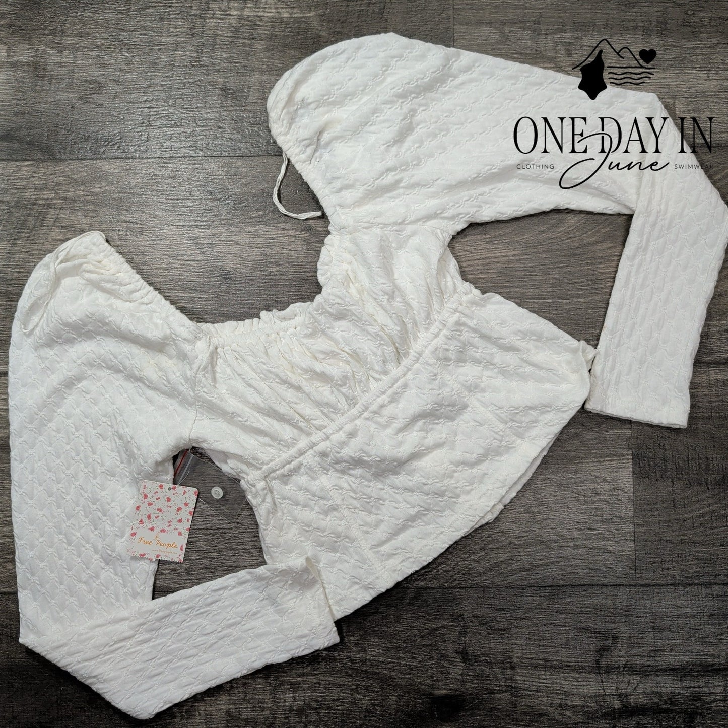 Free People Long Sleeve Crop Knit Top Size M