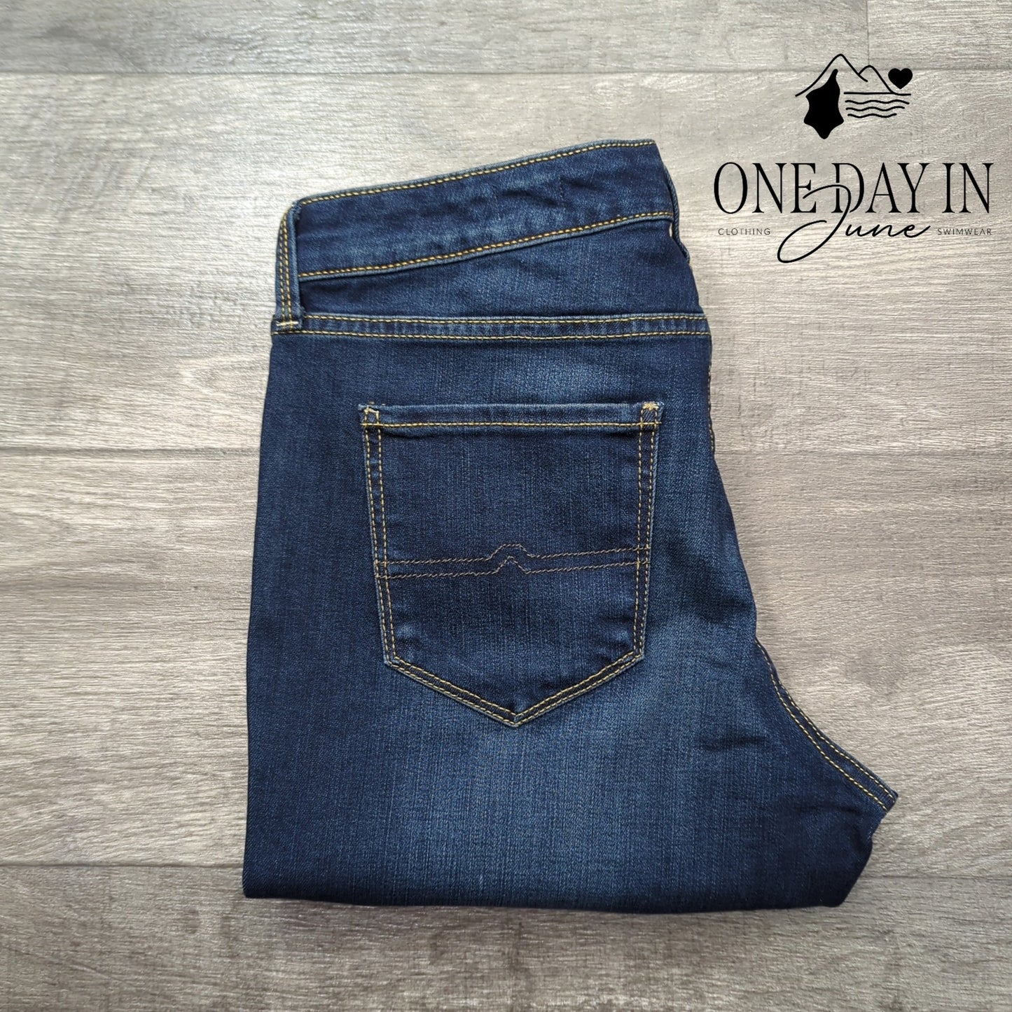 Arizona Jean Co. Juniors Narrow Leg Fave Super Skinny Jeans Size 13