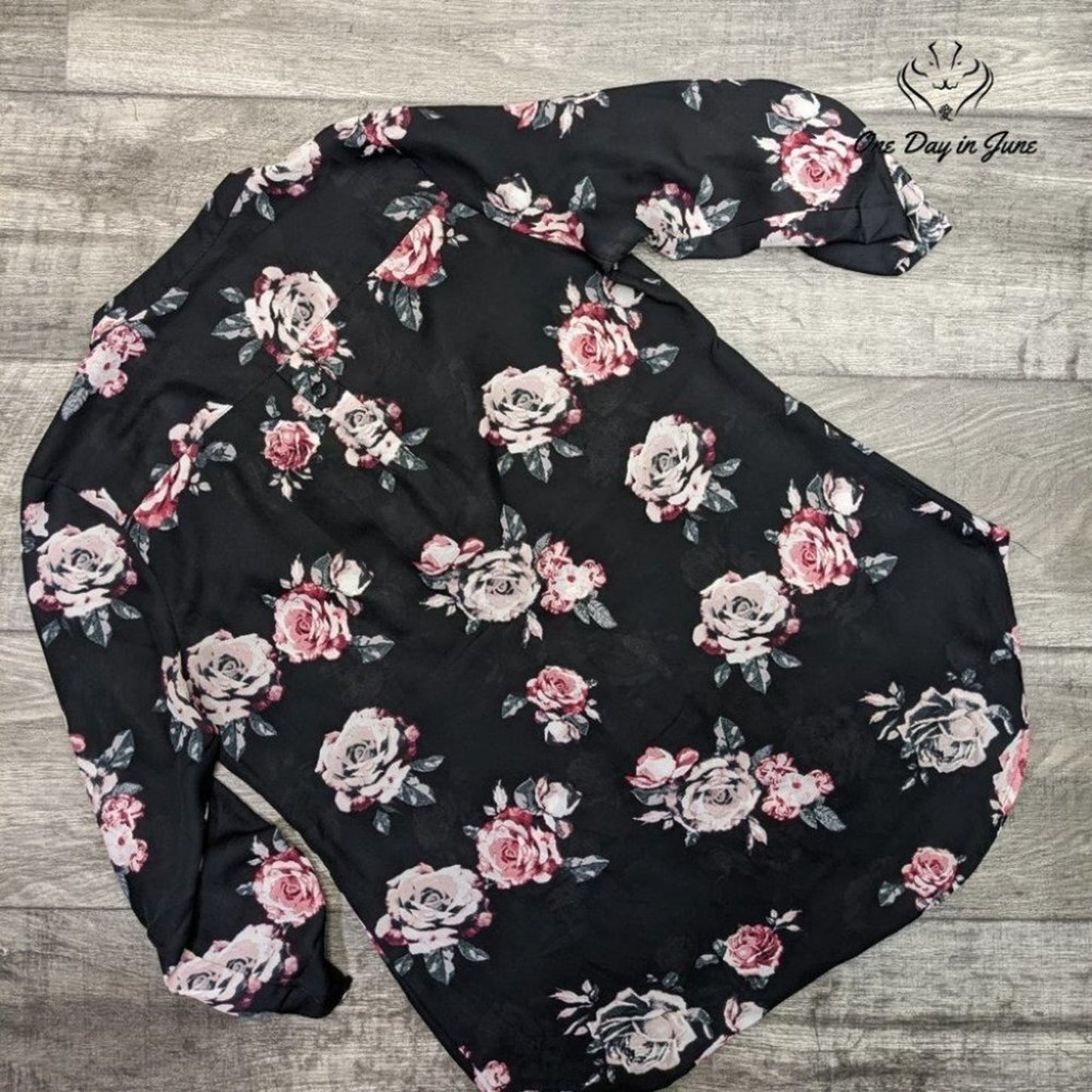 Rue 21 Sheer 3/4 Sleeve Top Size M