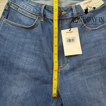 Wrangler High Rise True Straigh Jeans Size 4T (27X34)