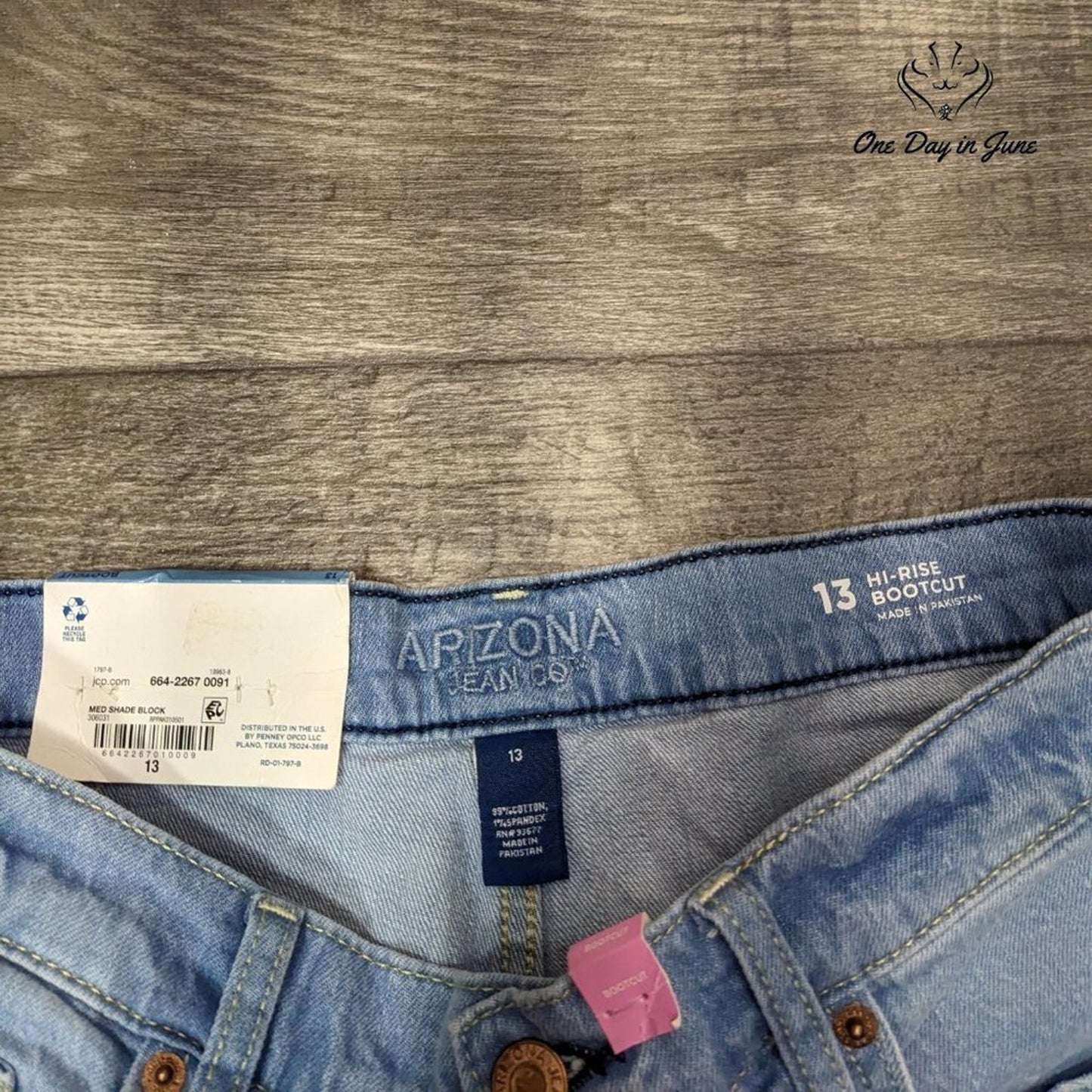 Arizona Jean Co. Juniors Hi Rise Bootcut Jeans Size 13