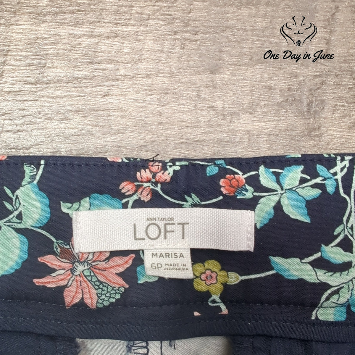 Loft Petite Marisa Riviera Cropped Pants Navy Floral Size 6P