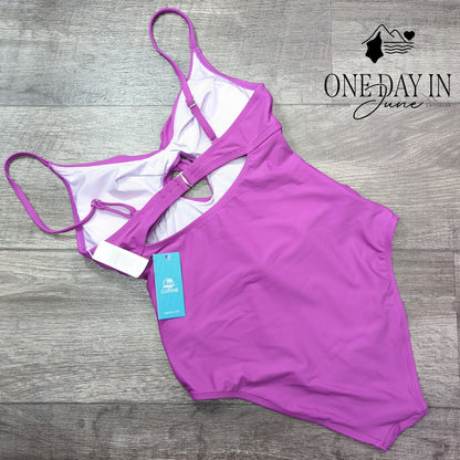 Cupshe Twist Front Keyhole One Piece Swimsuit Size S