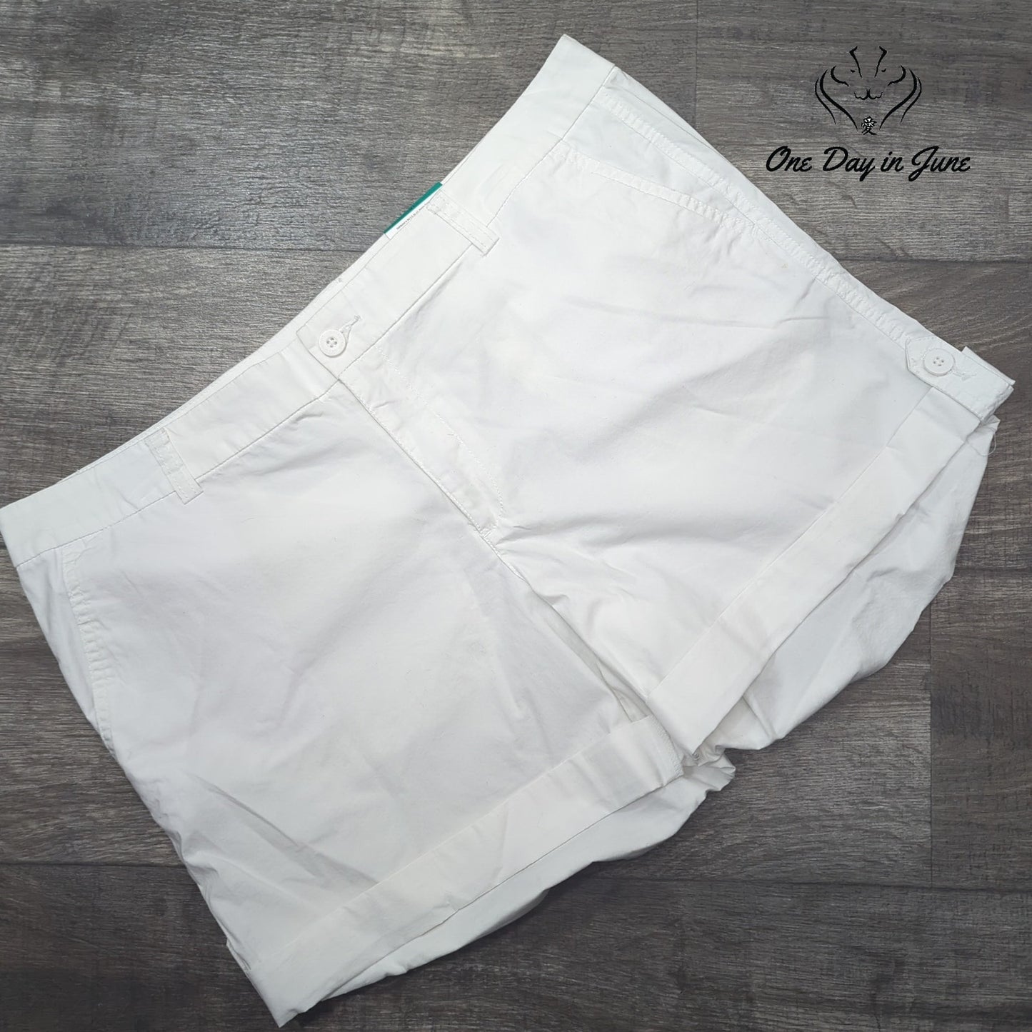 Liz Claiborne Flat Front Shorts Size 16