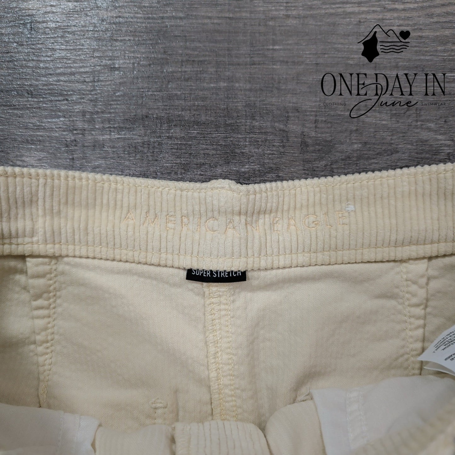American Eagle Outfitters Corduroy Zip Mini Skirt Size 6