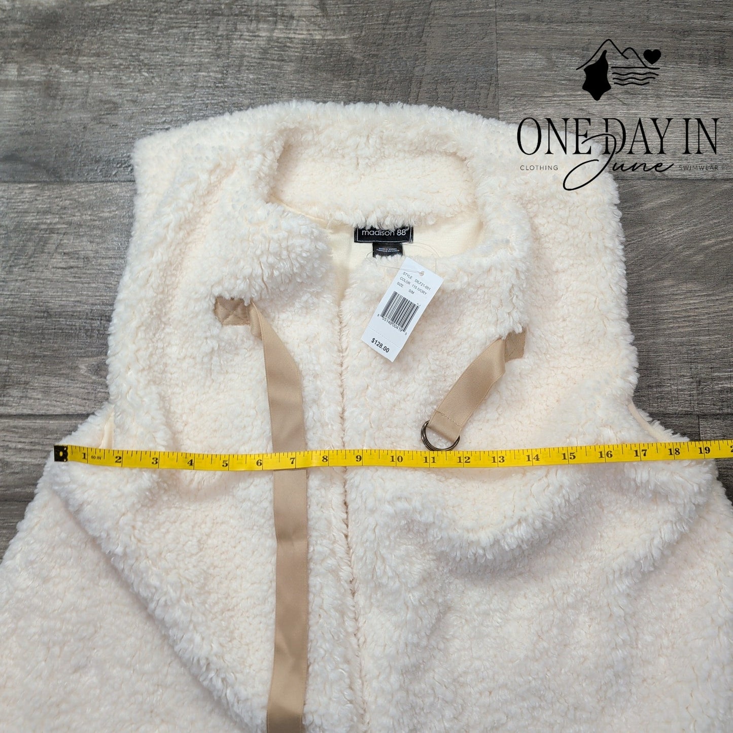 Madison 88 NWT 88 Sherpa Fleece Vest Cream Faux Fur Belted Cozy $128 Size M