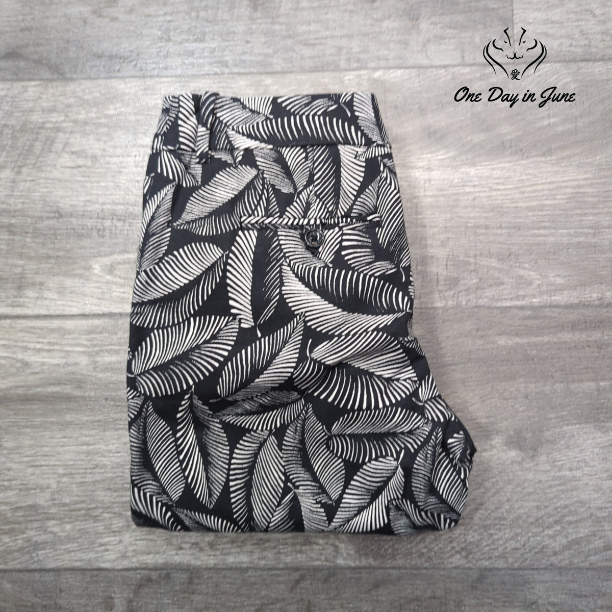Merona Tropical Leaf Print Stretch Ankle Pants Black White Size 2