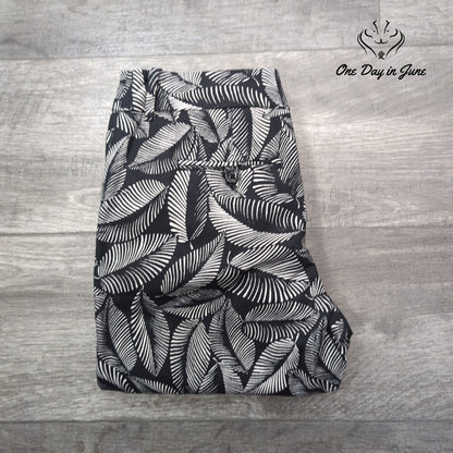 Merona Tropical Leaf Print Stretch Ankle Pants Black White Size 2
