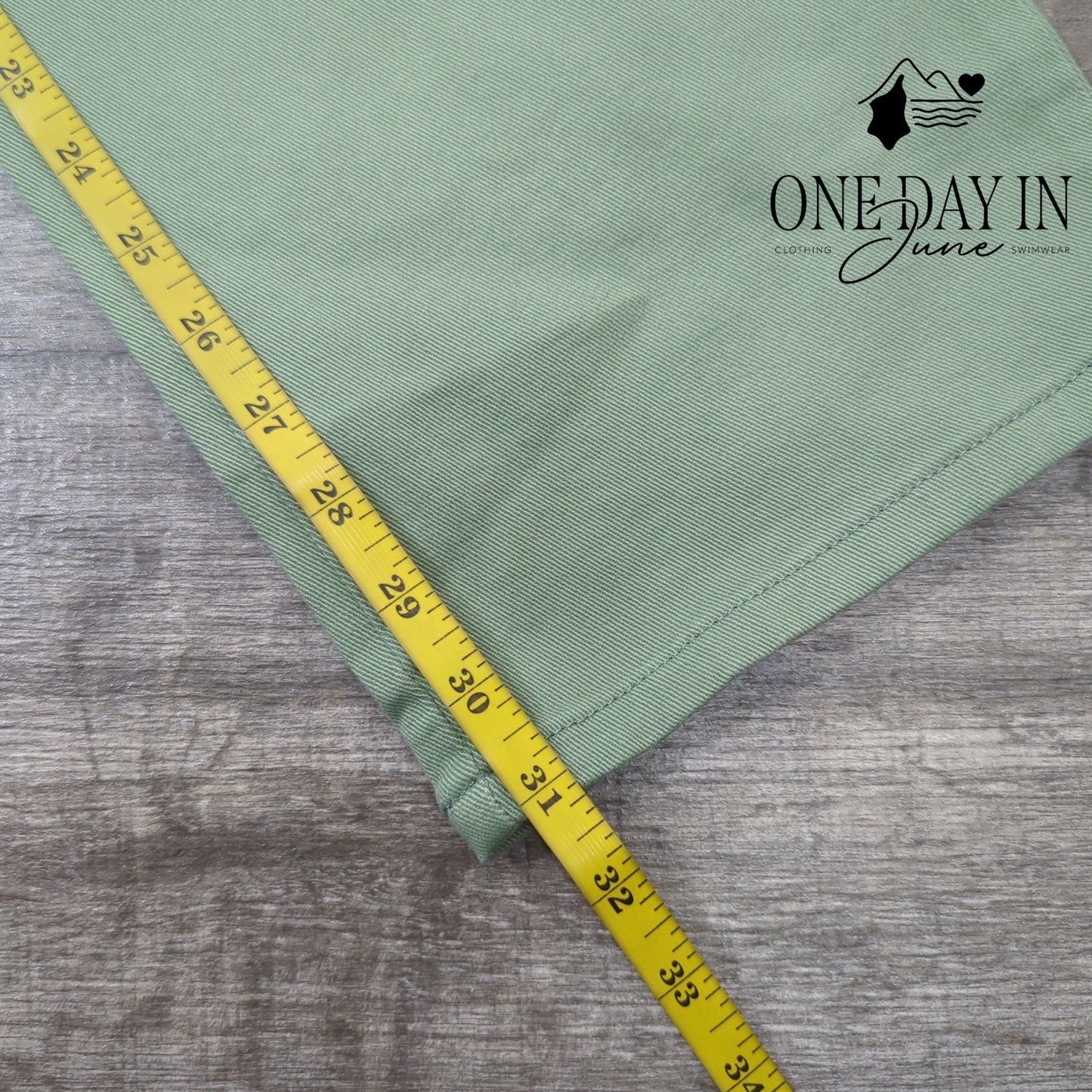 Gloria Vanderbilt The Original Slimming Classic Rise Tapered Leg Jeans Size 14