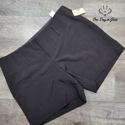 Studio Y Flat Front Shorts Size 7/8