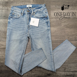 Pistola Arielle Skinny Raw Hem Jeans Size 2 (26)
