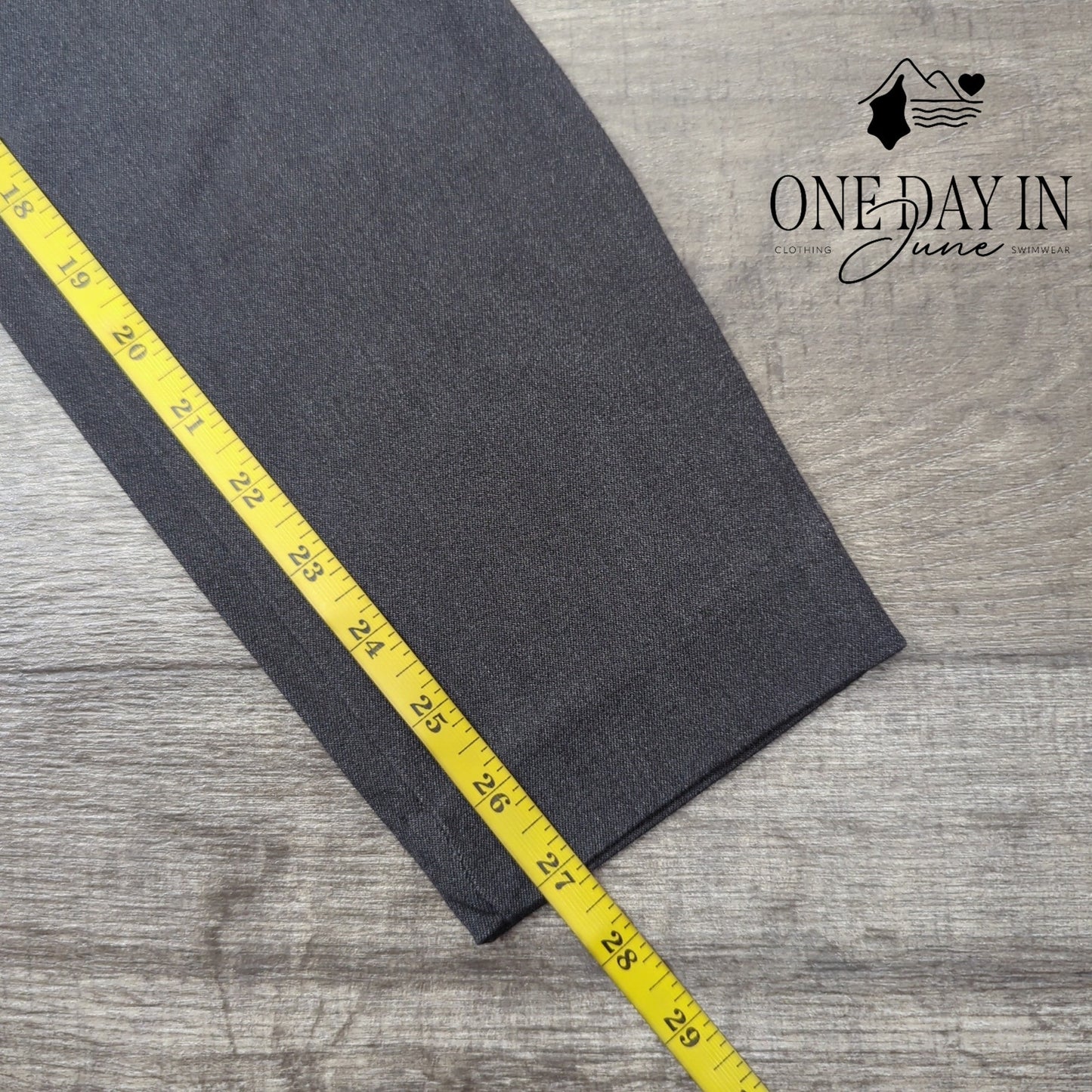 Amazon Essentials Skinny Dress Pants Size 4