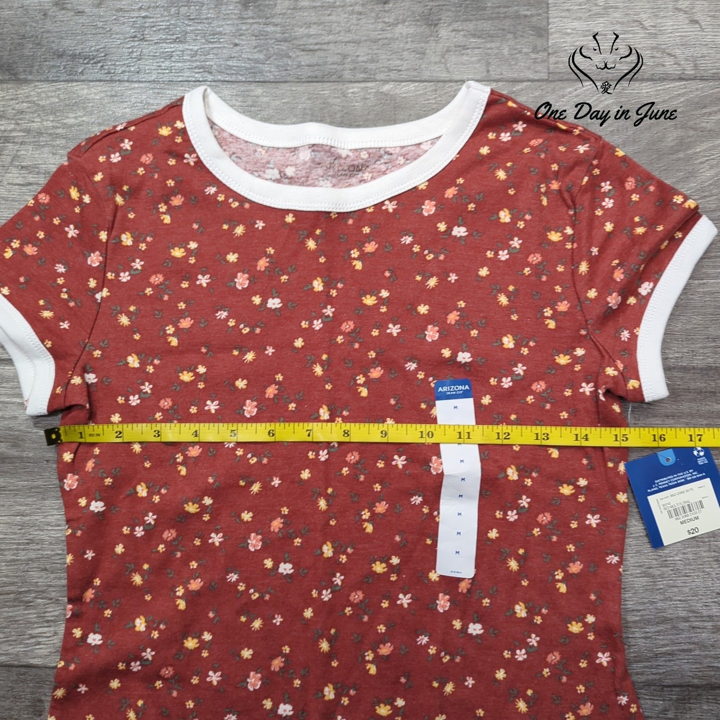 Arizona Jean Co. Short Sleeve Floral Tee Shirt Size M