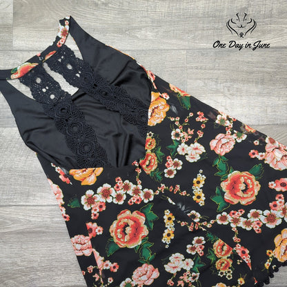 Double Zero Black Floral Crochet Lace Open Back Pom Pom Mini Dress NWT Size M