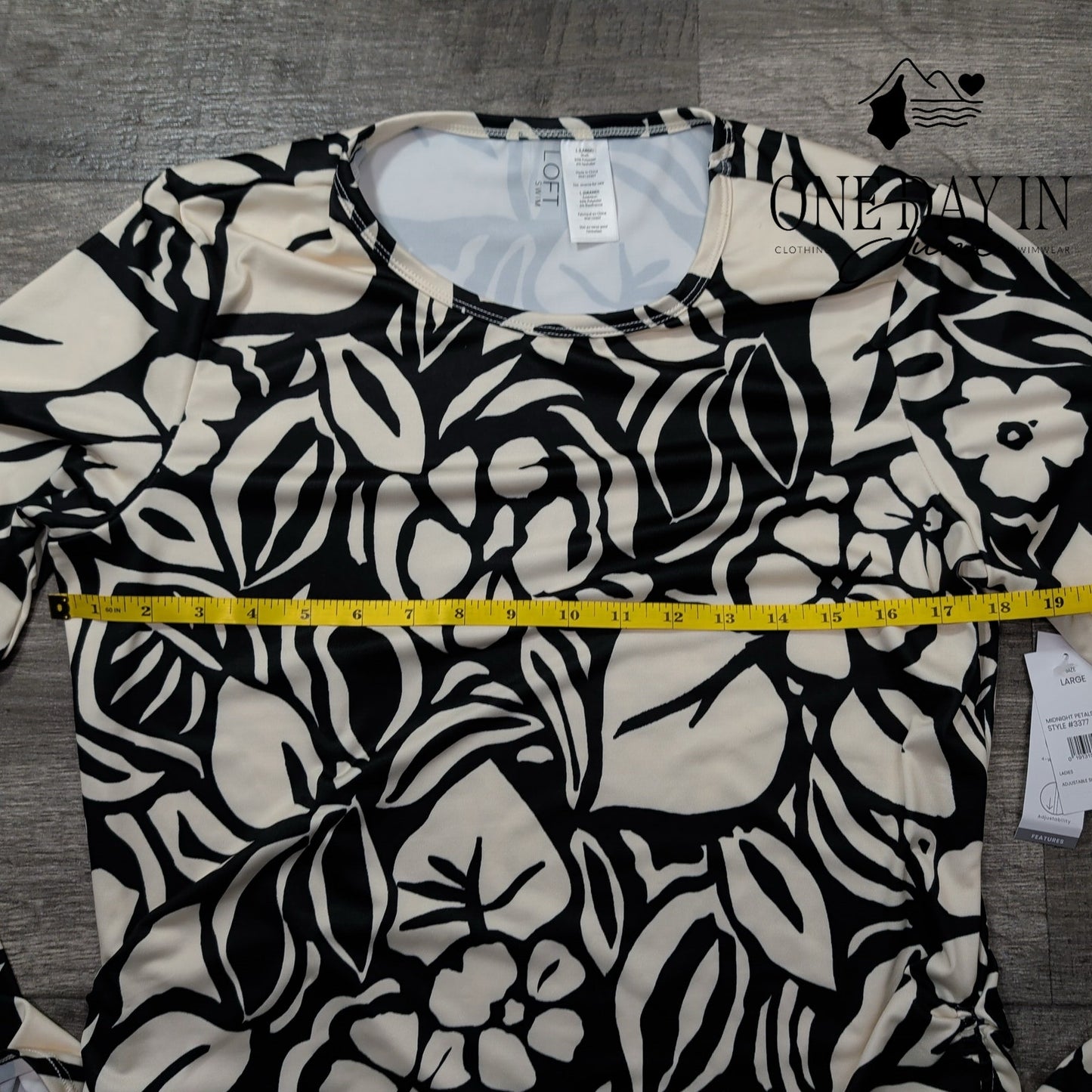 Loft Long Sleeve Rash Guard Size L