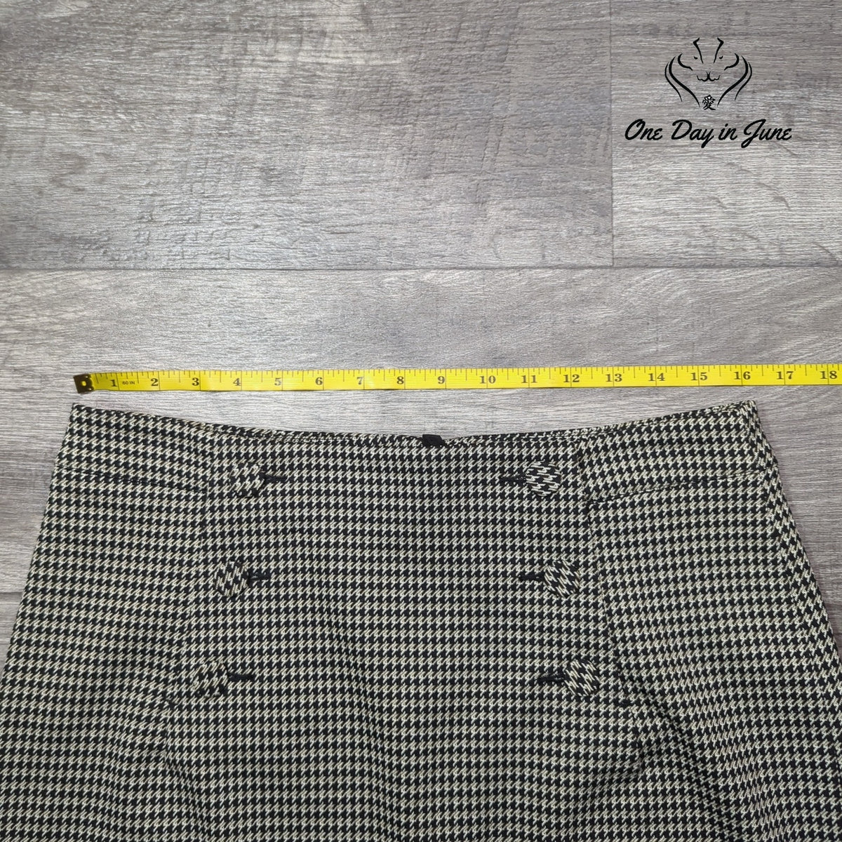 H&M Houndstooth Button Accent Mini Skirt Black Tan Cream Size 10