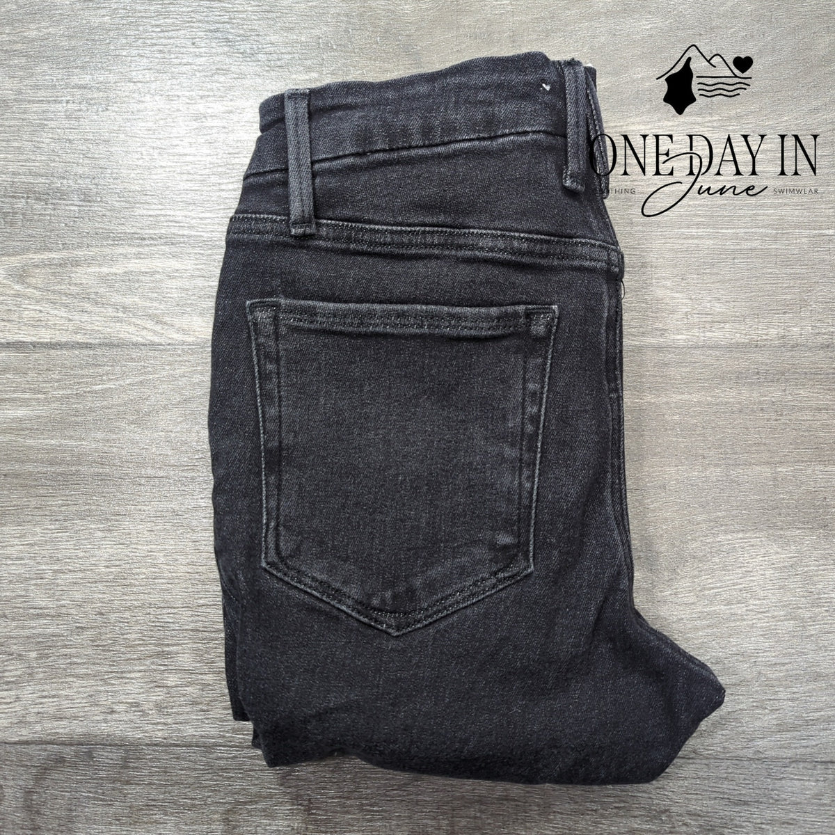 Good American Good Legs Sculpting Skinny Jeans Black NWT Size 2