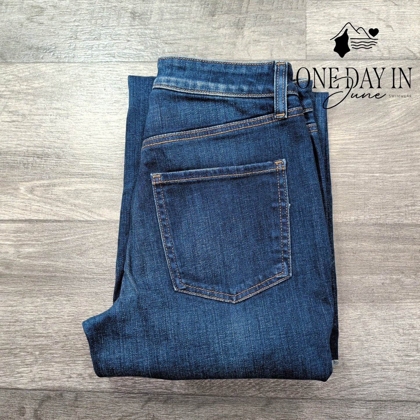 Chico's High Rise Straight Leg Jeans Size Chico's 00T (2T)