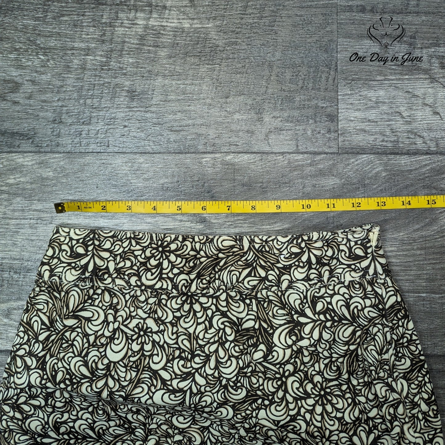 Geoffrey Beene Sport Stretch Mini Skirt Size 2