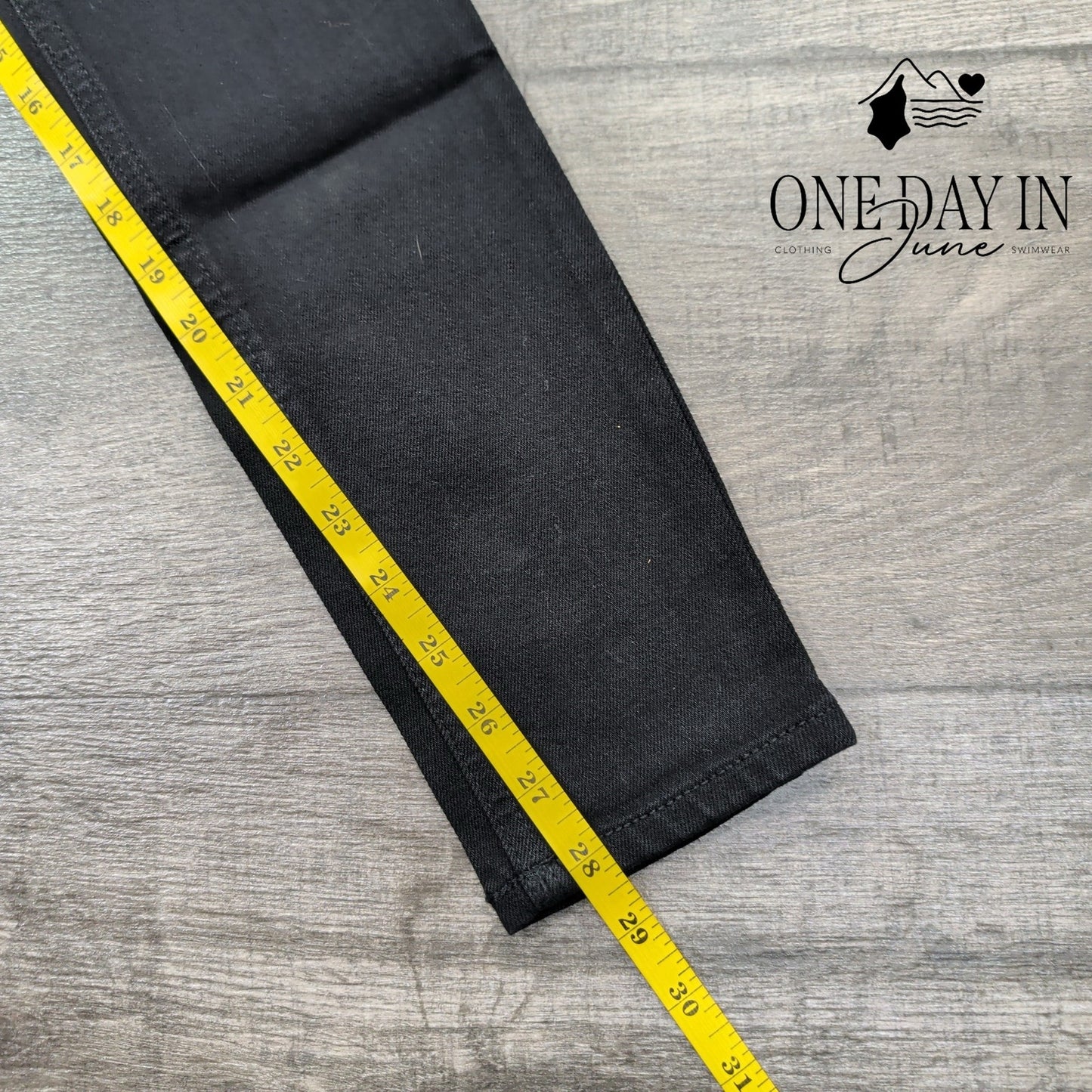 Old Navy High Rise Wow Super Skinny Jeans Black Wash Stretch NWT Size 4