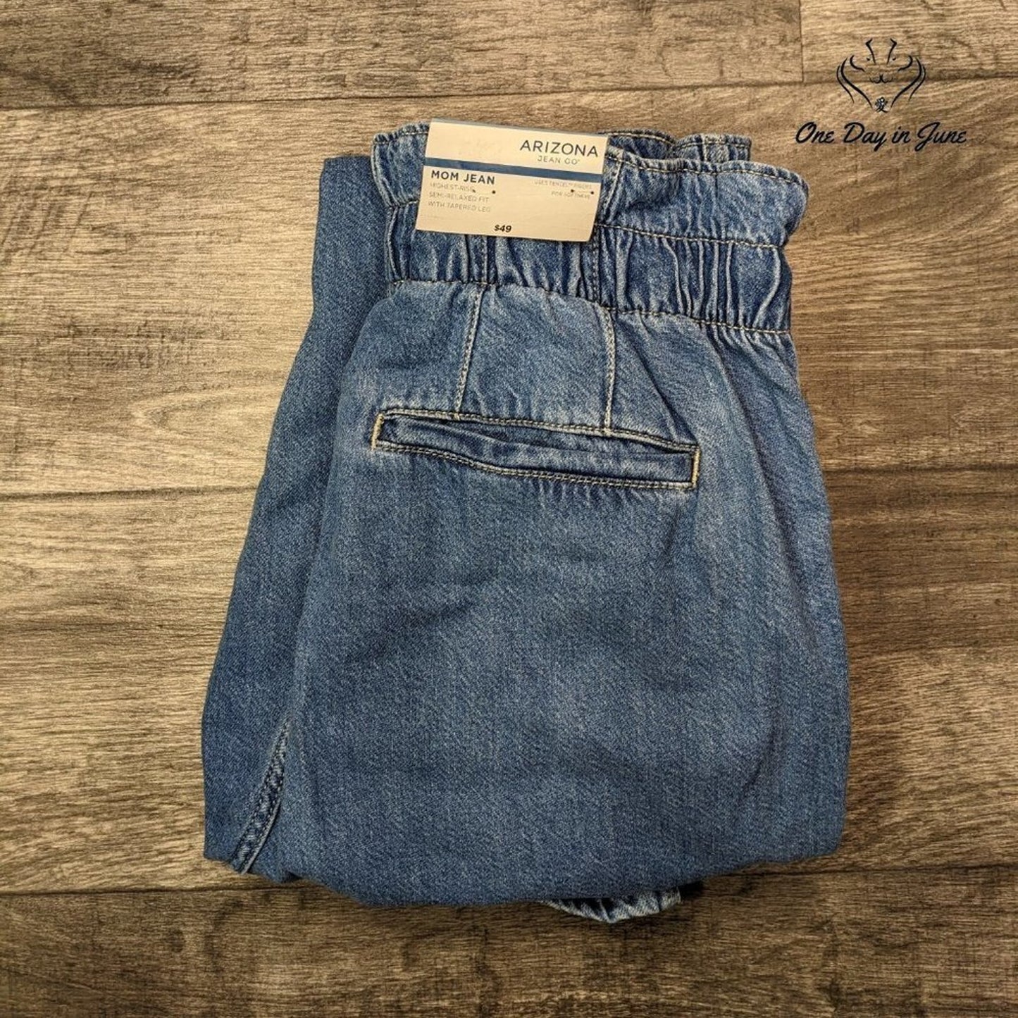 Arizona Jean Co. Juniors Highest Rise Mom Jeans Size 13