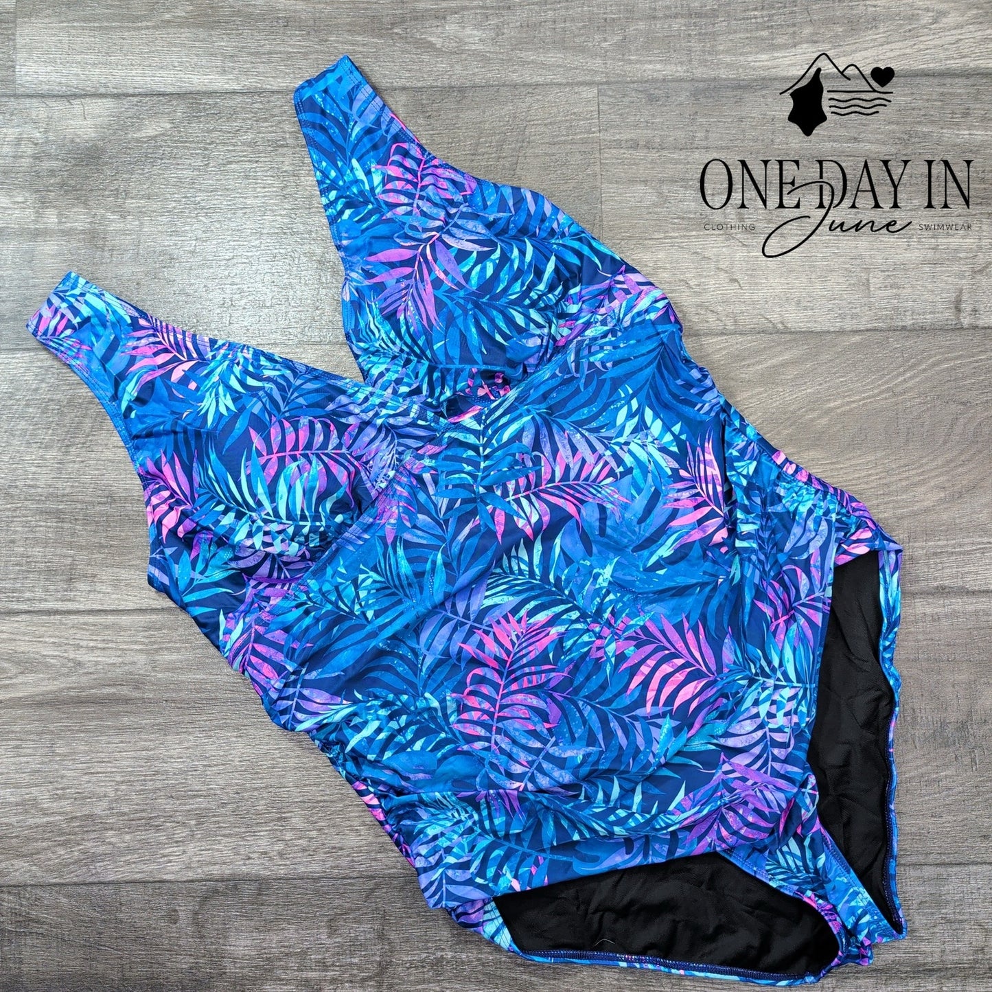 Aqua Eve Plus Size Tropical One Piece Swimsuit Size 20W