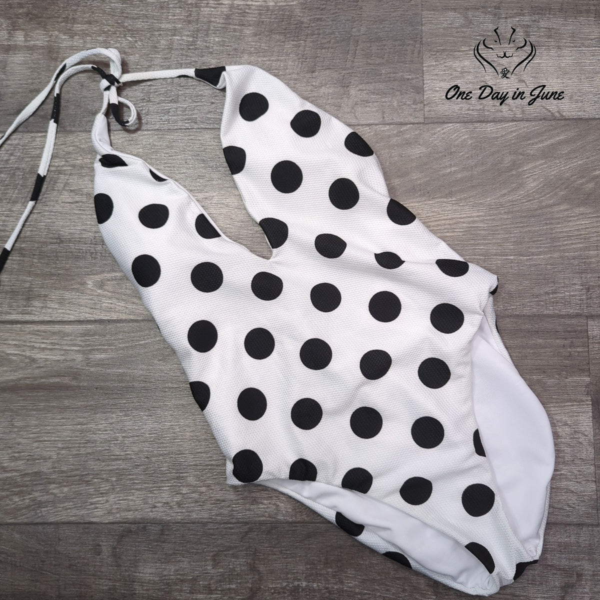 Bar III This And Dot Polka Dot Plunging One Piece Swimsuit NWT Size M