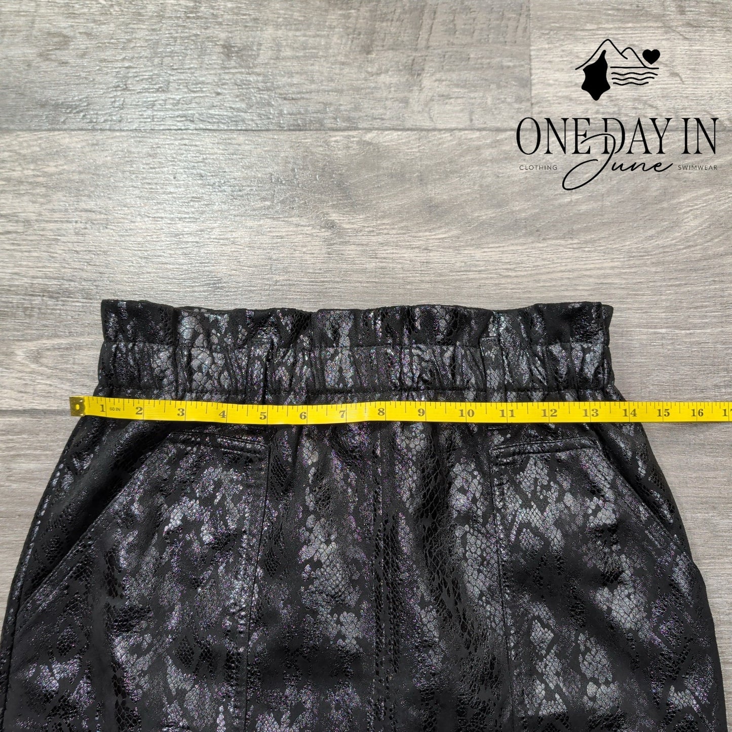 Haute Monde High Waist Snake Skin  Skirt Size M