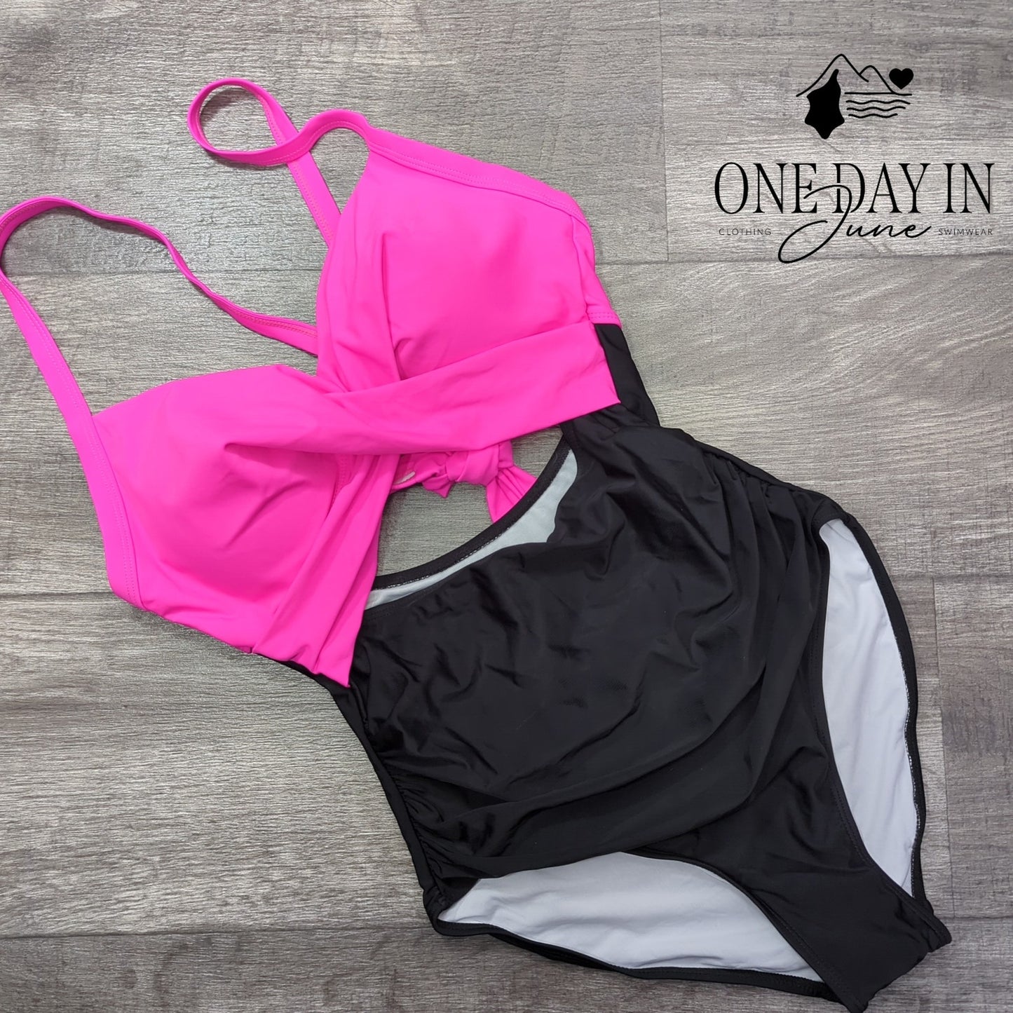 Eomenie Cross Front Cut Out One Piece Swimsuit Size M