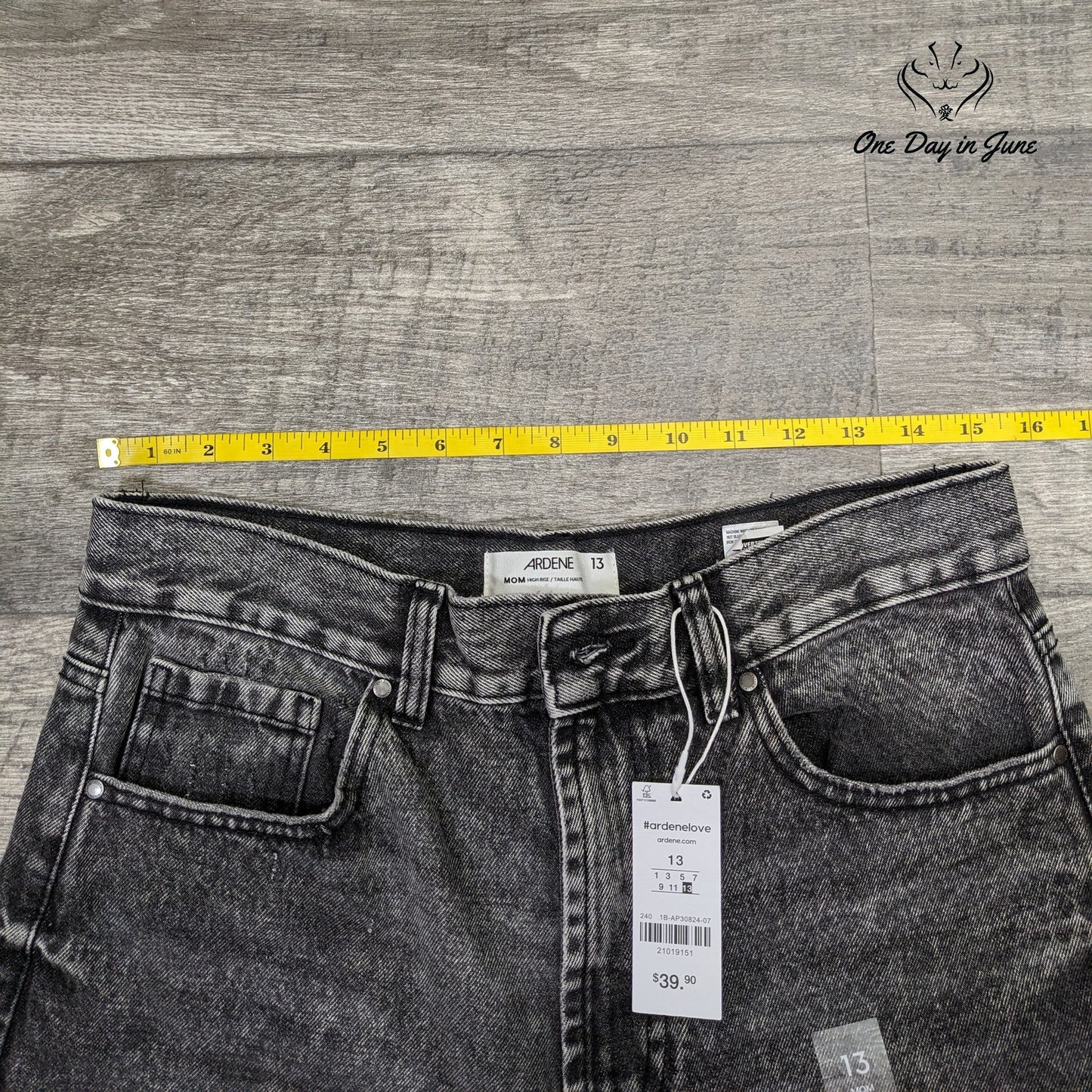 Ardene Juniors High Rise Mom Jeans Size 13