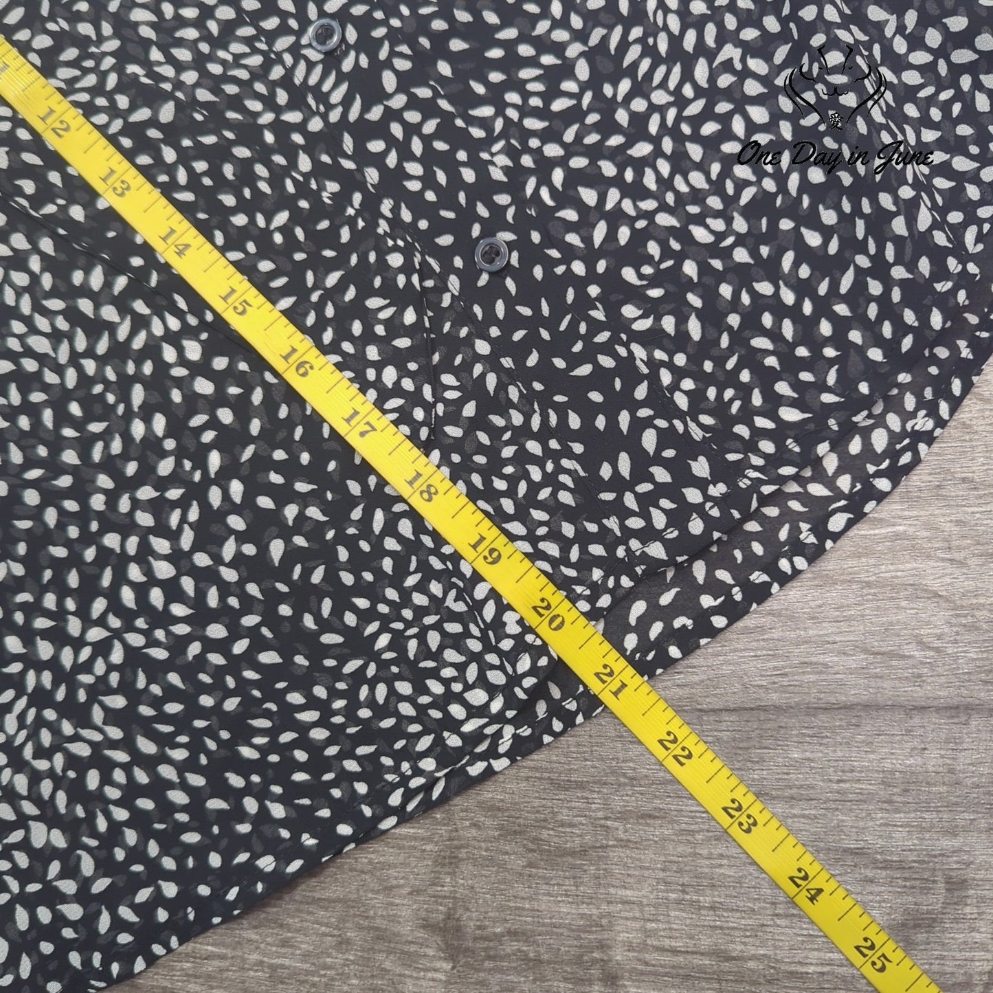 Worthington Long Sleeve Button Front Sheer Top Size XS