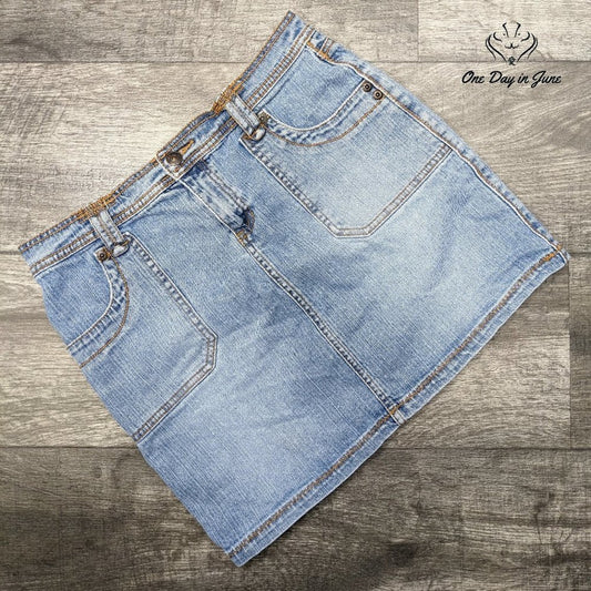 Daisy Fuentes Denim Mini Skirt Size 6