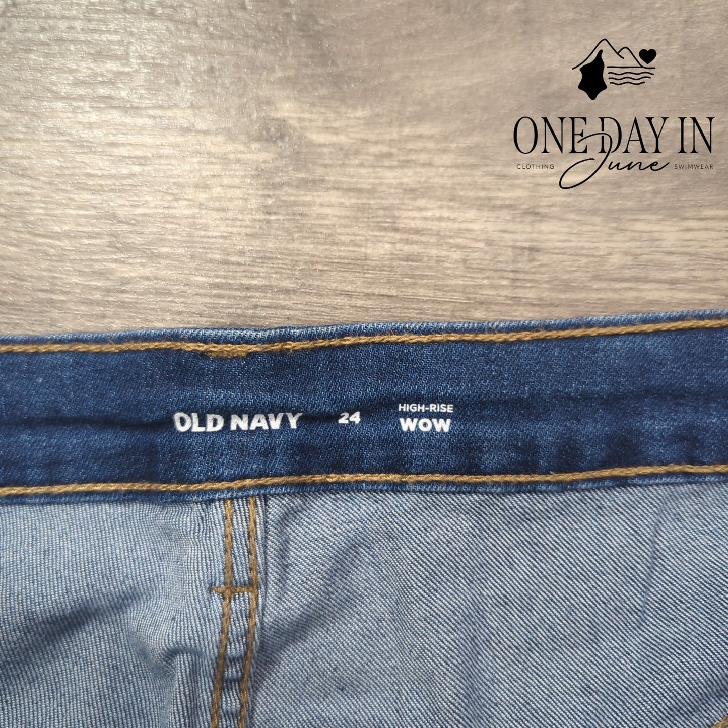Old Navy Plus Size High Rise Wow Denim Shorts Size 24