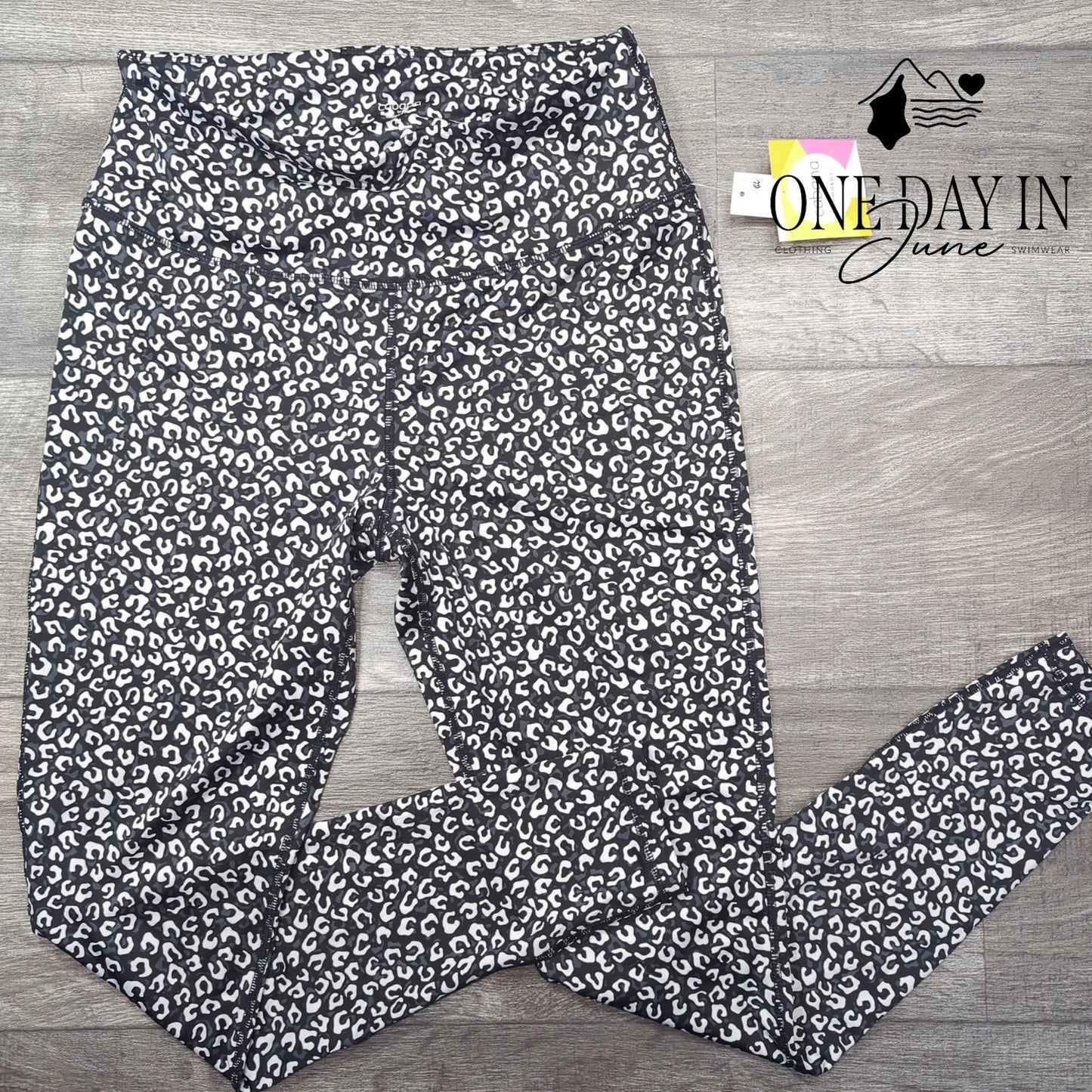Cabana Ankle Yoga Leggings Size M