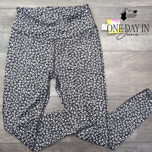 Cabana Ankle Yoga Leggings Size M