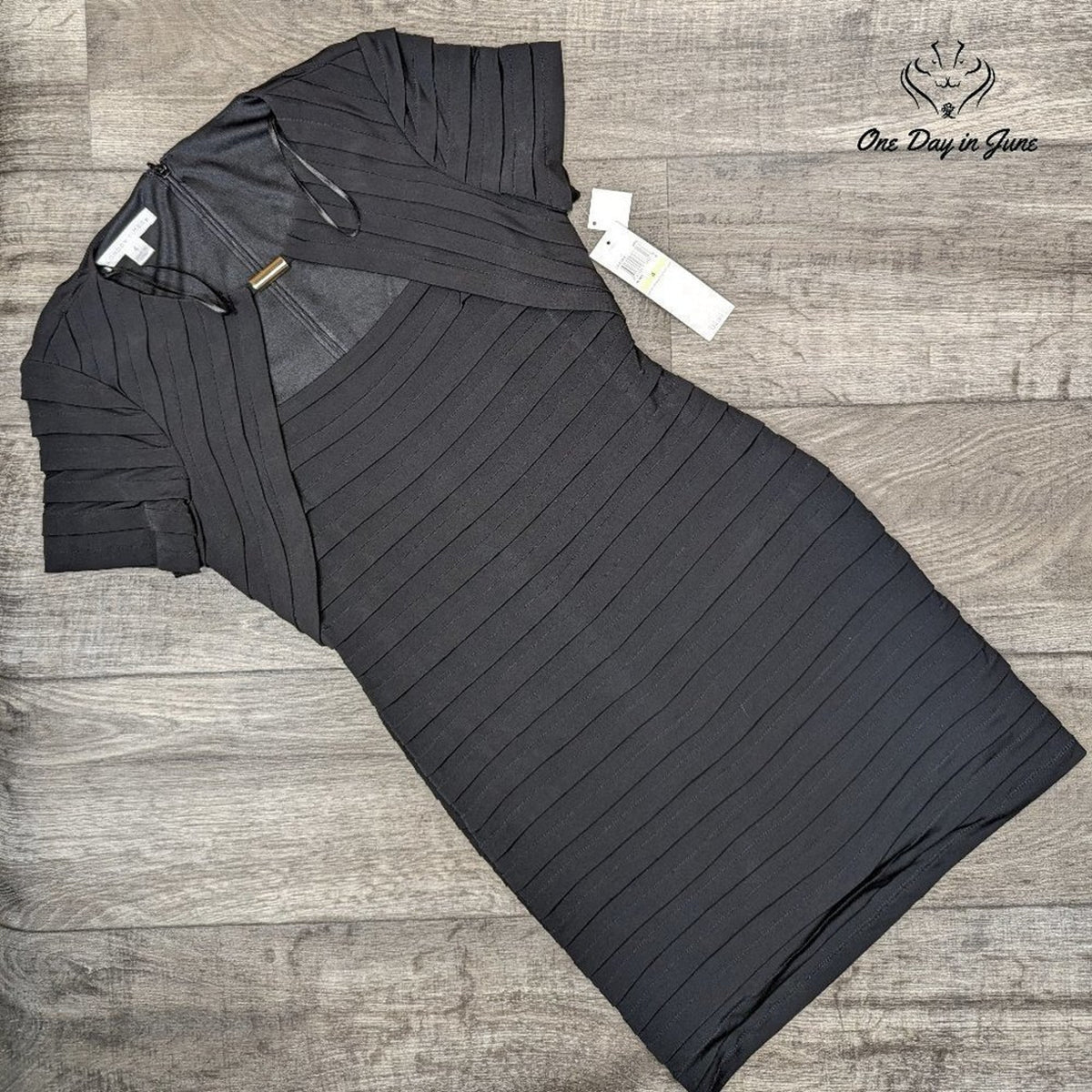 London Times Black Pleated Bodycon Sheath Cocktail Dress NWT Size 4