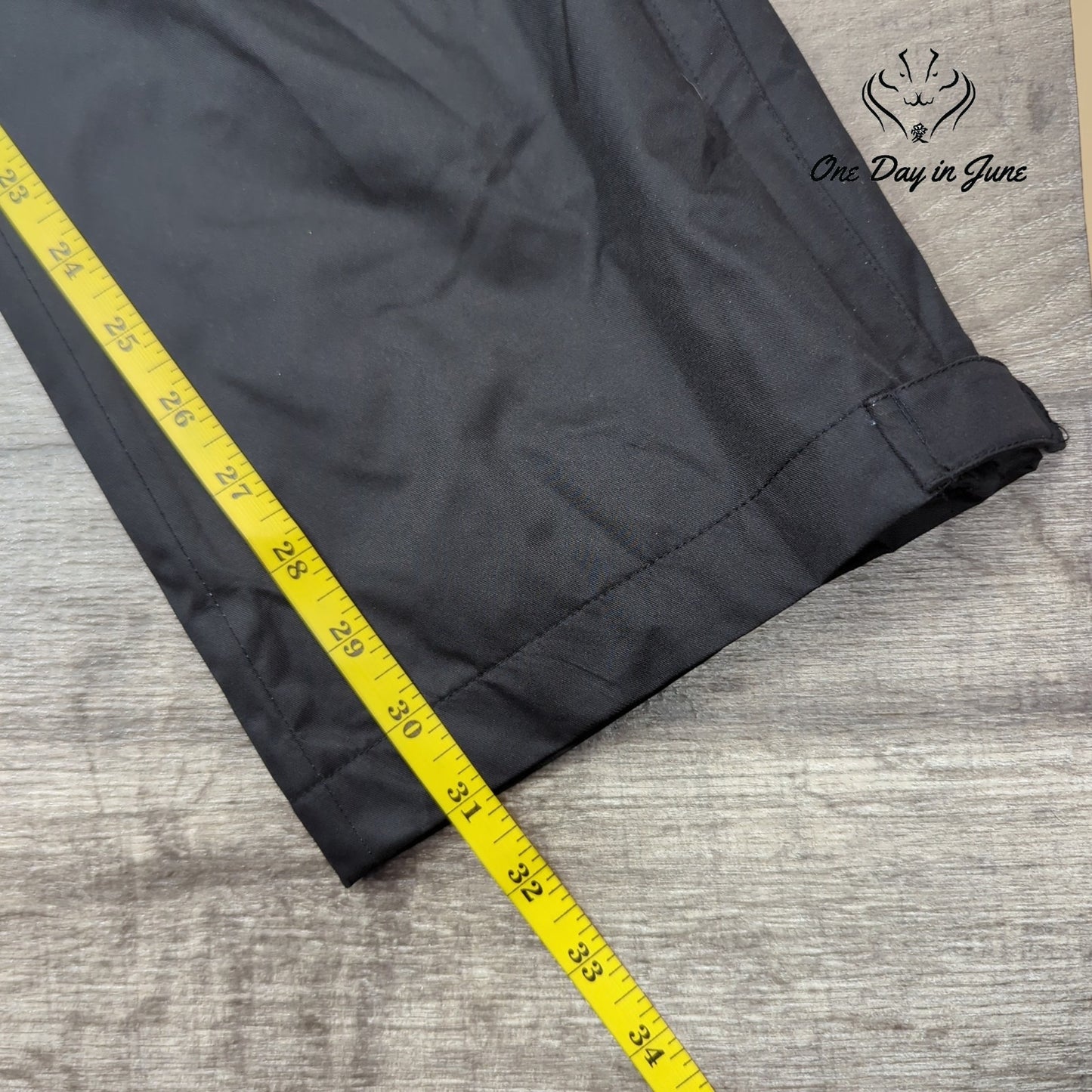 Maggie Lane Straight Leg Rainwear Pants Size M