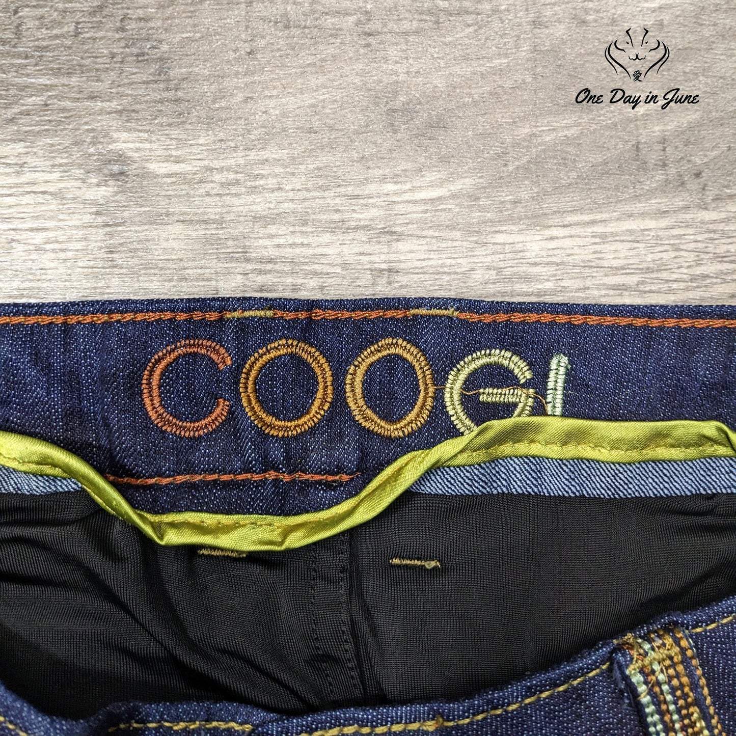 Coogi Embroidered Dark Wash Capri Jeans Size 20