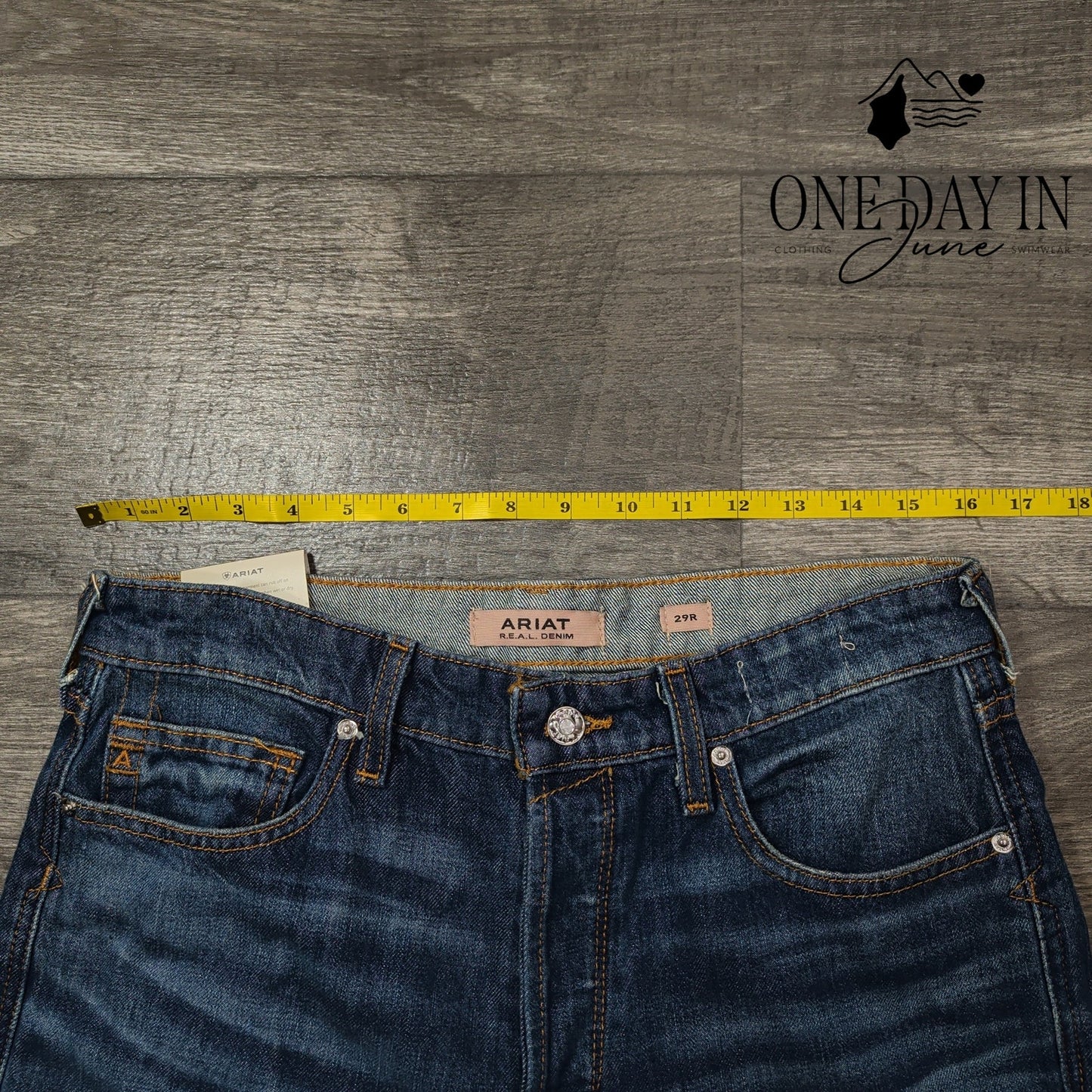 Ariat Ultra High Rise Tomboy Straight Distressed Jeans Size 8 (29)