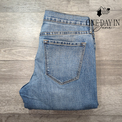 Old Navy Mid Rise Original Skinny Jeans Size 6