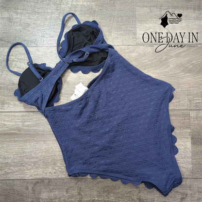 Cupshe Scallop Textured Cut Out One Piece Swimsuit Size M