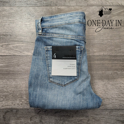 White House Black Market Skinny High Rise Jeans Size 4