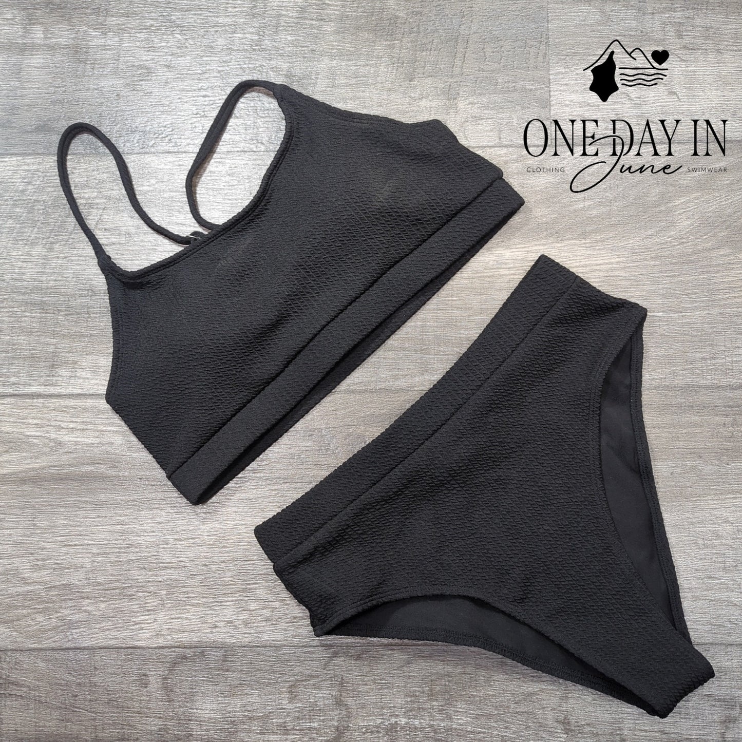 CharmLeaks Textured Crop High Cut Bikini Swimsuit Size M